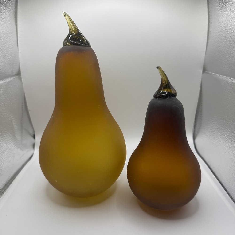 Elegant Glass Pear Sculpture Set - Amber and rust

Art deco